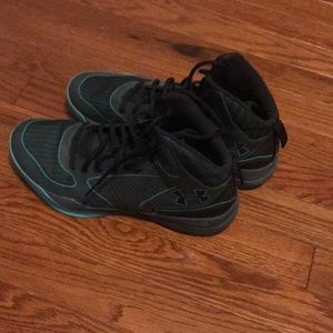 Under Armour basketball sneakers size 9.5 women’s